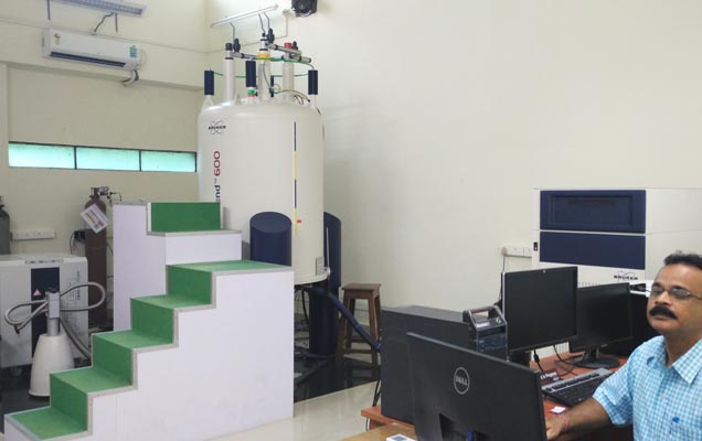Nuclear Magnetic Resonance Laboratory (600 MHz)